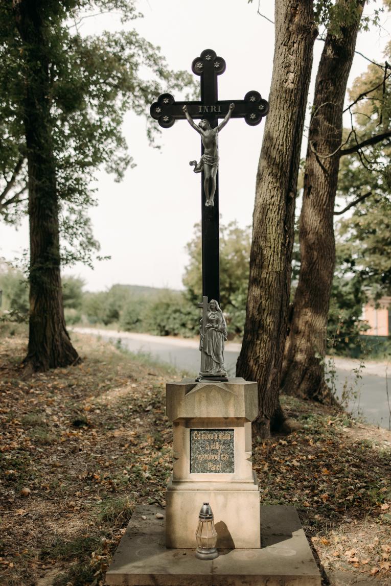 křížek v Lešanech 